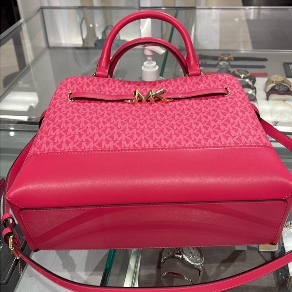 MICHAEL KORS 
Reed Large Graphic Logo Belted Satchel
Electric Pink 
NWT - Picture 9 of 10